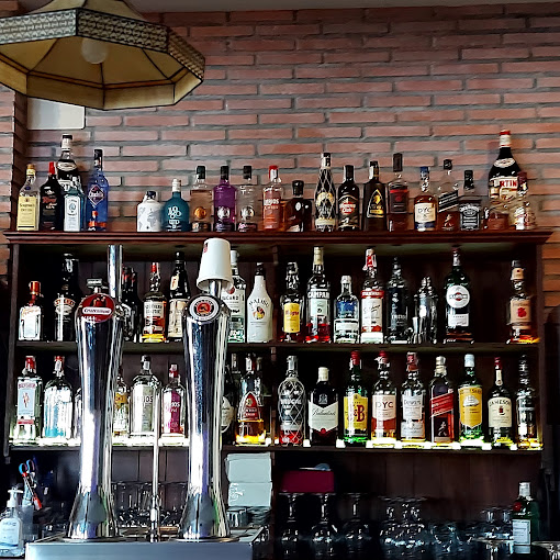 Kira's Tavern(r) | Beers & Burgers