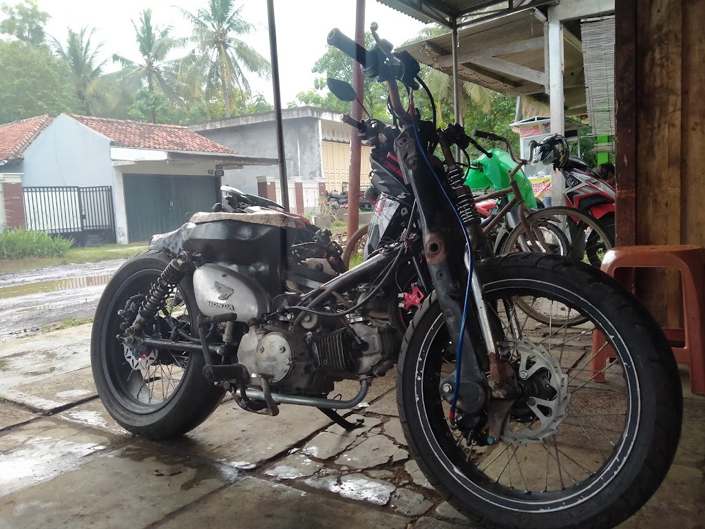 Bengkel CB Modifikasi