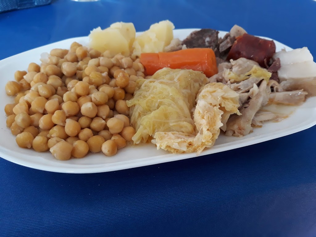 Gastrobar-Vinoteca Los 5 Sentidos. — Comida y bebida