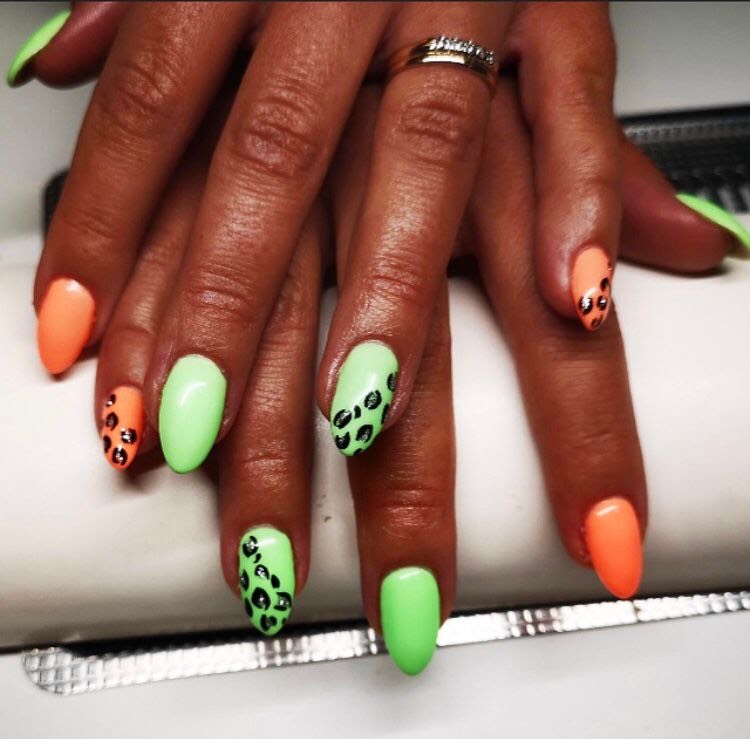 Helmi Beauty Fuengirola — Manicura
