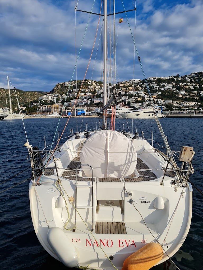 Traveling and sleeping on the yacht!