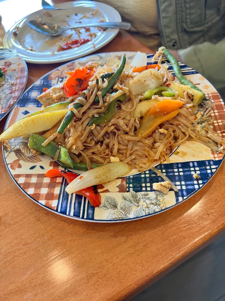Ruk Mae Healthy Thai Cuisine