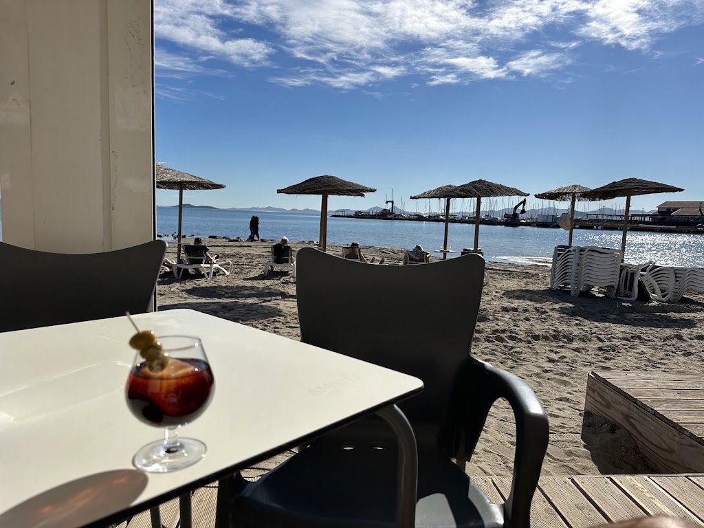 Chiringuito Atrio Beach — Ambiente