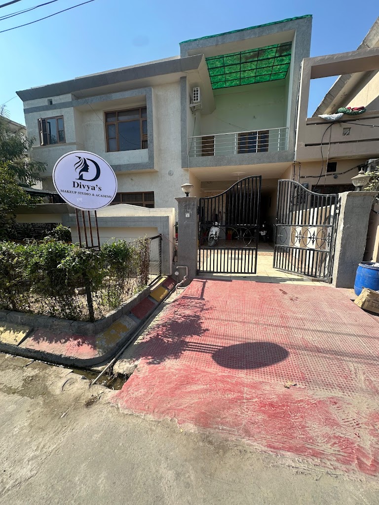 Divya S Makeovers Academy