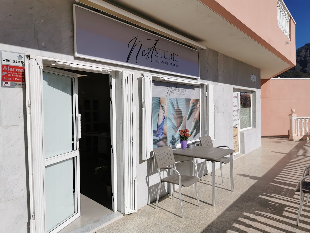 Nest NailStudio — Exterior