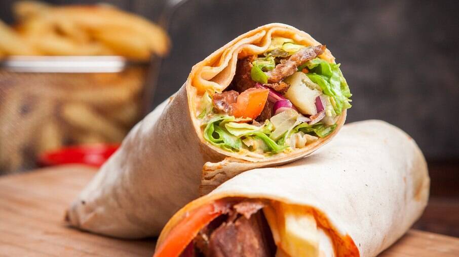 Alhambra Doner Kebab — Comida y bebida