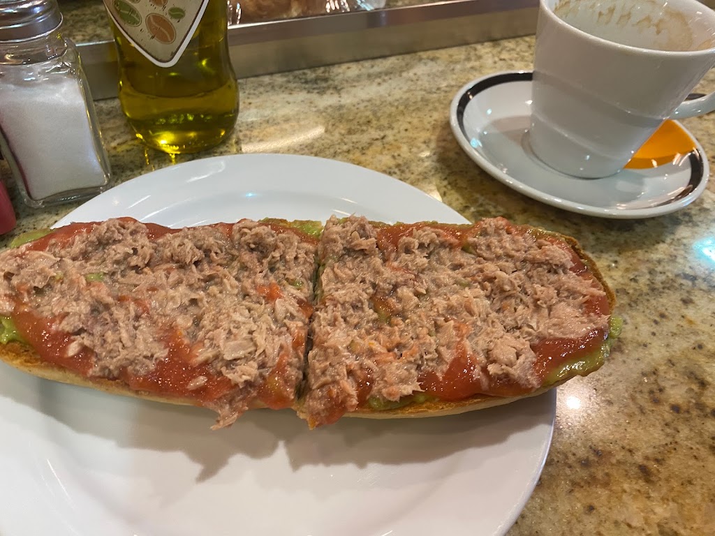 Cafeteria Magic — Comida y bebida