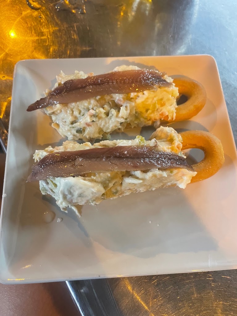 Cafeteria Heladeria Borondo — Comida y bebida
