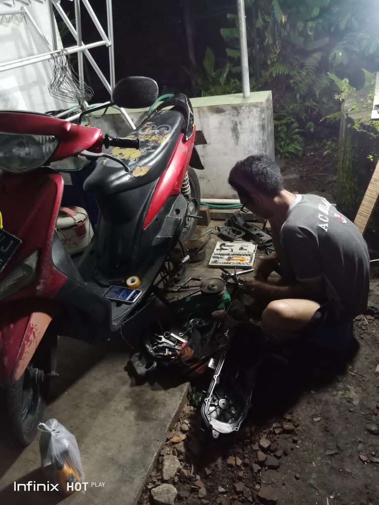 Bengkel Latar