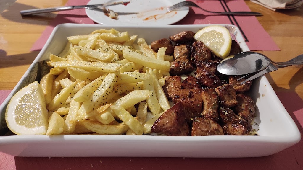 Guachinche El Listan Negro — Comida y bebida