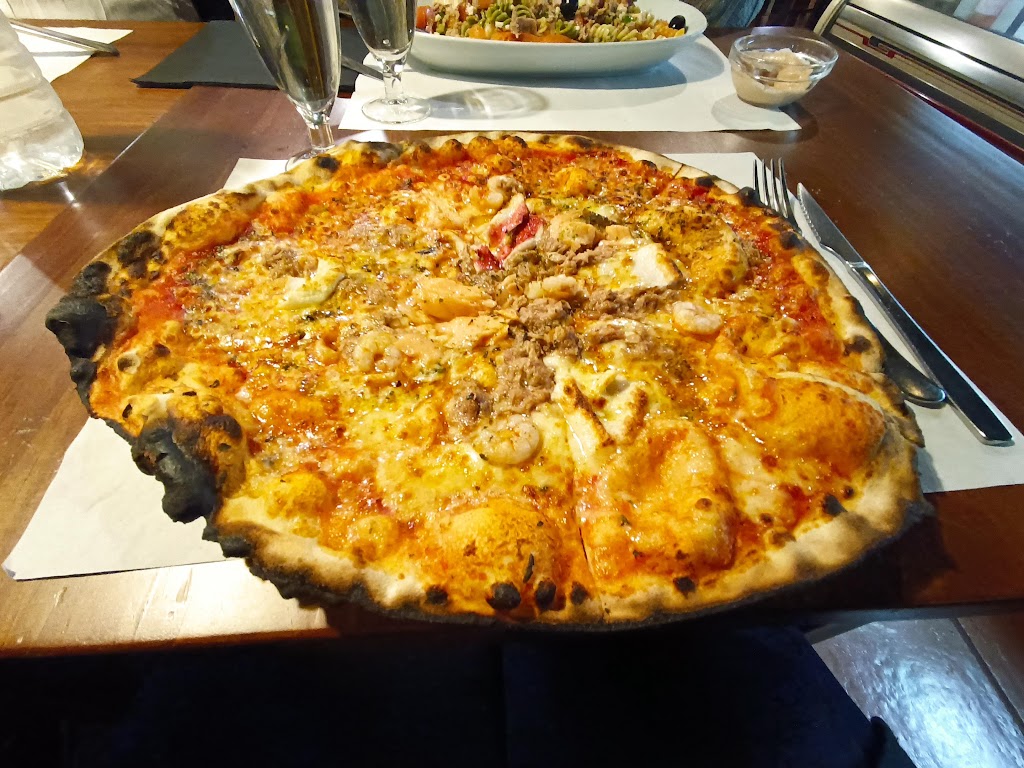 Restaurant Italia — Pizza