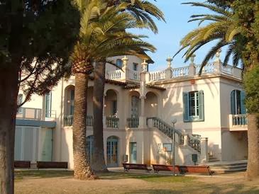 Escola Municipal de Musica de Premia de Mar — Del propietario