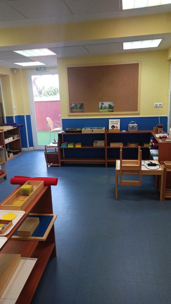 Crianca Montessori School