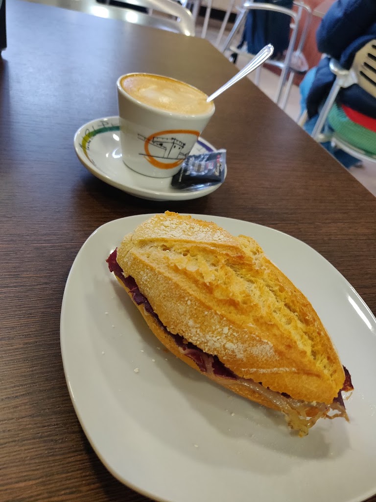 Cafe Turon — Comida y bebida