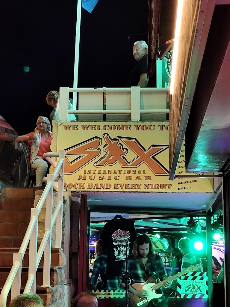 Sax Bar