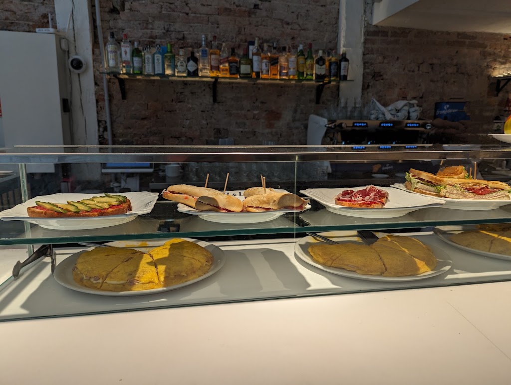 La Santanderina Santander — Comida y bebida