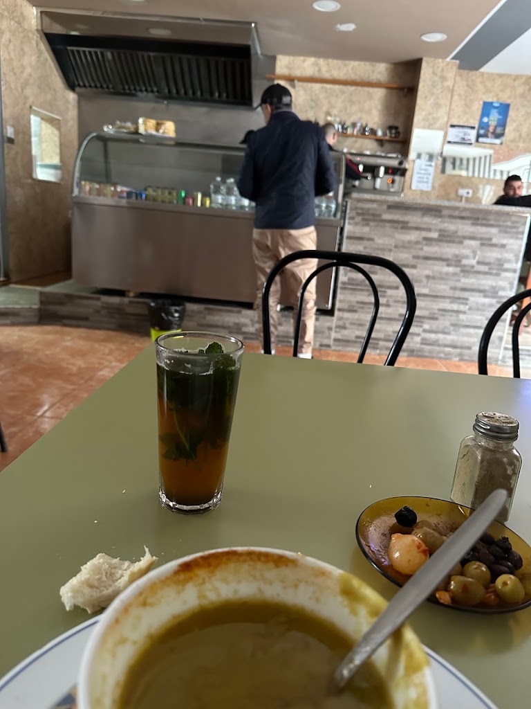 Cafe Tanger — Comida y bebida