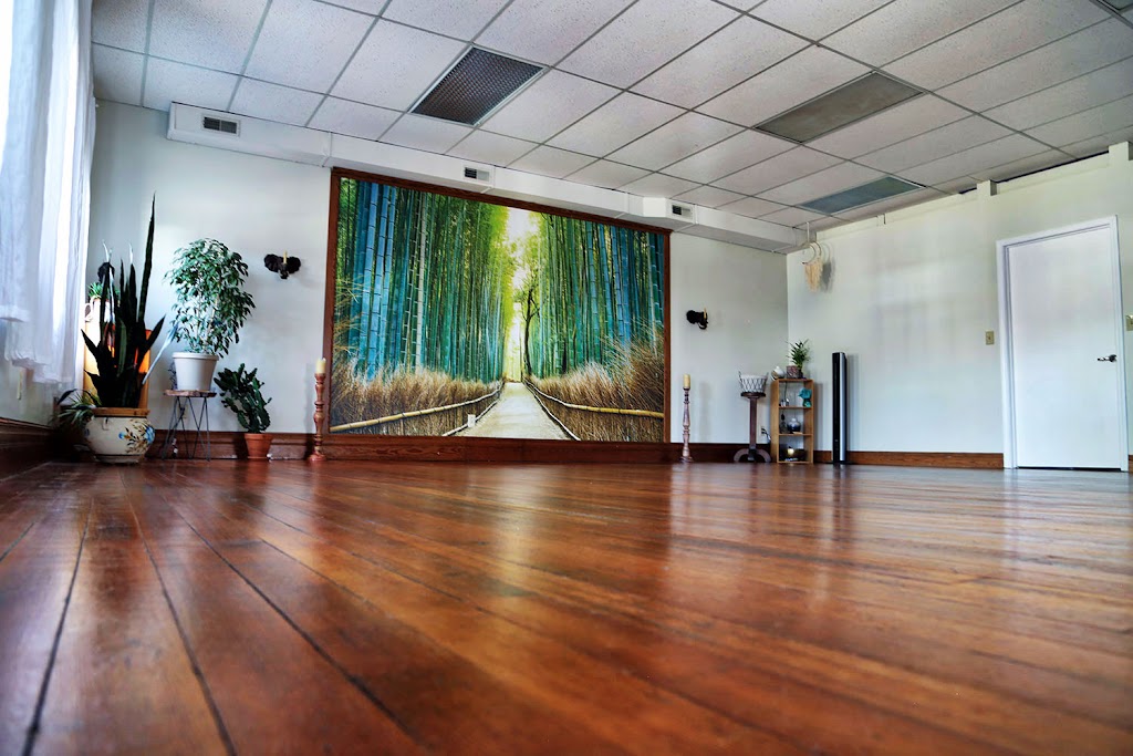  Y3 Studio - Yoga for Mind Body & Soul