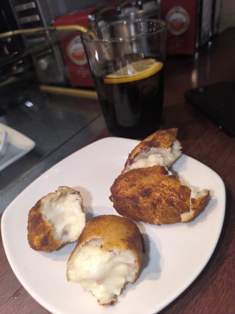 Hosteria del Temple — Comida y bebida
