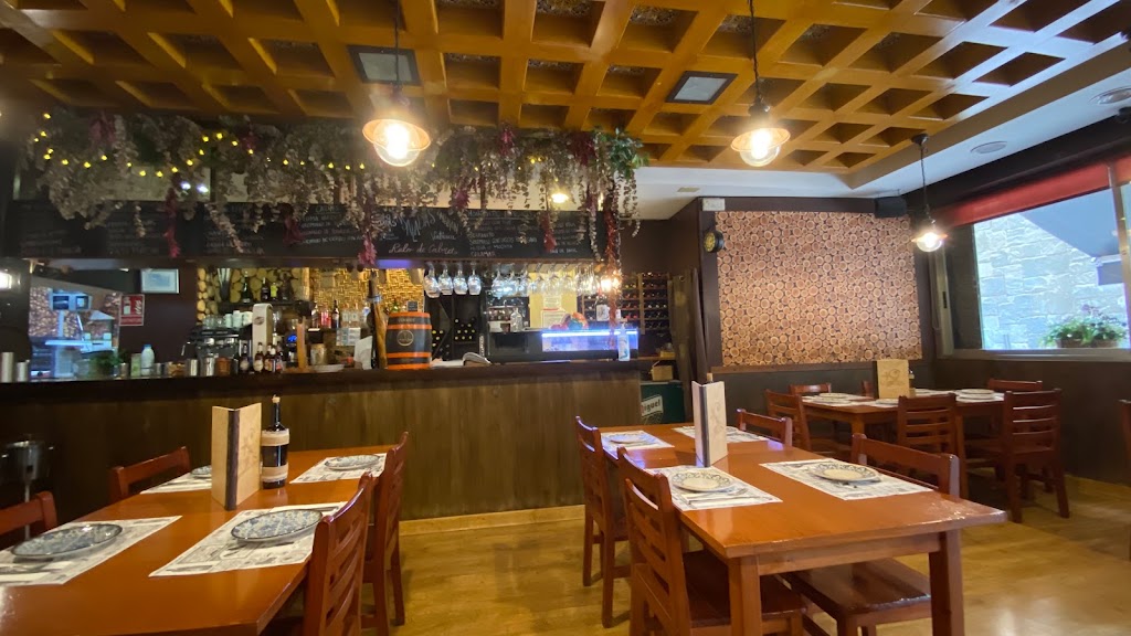 Restaurante + Que Tapas — Ambiente