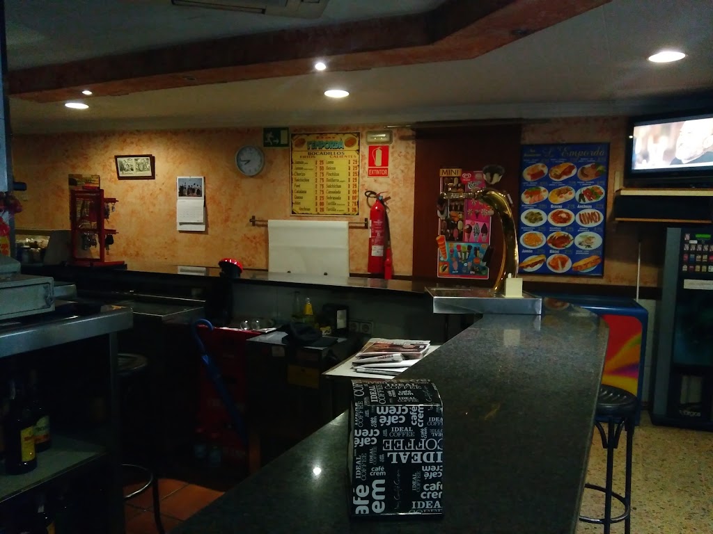Bar Restaurant L'emporda — Ambiente