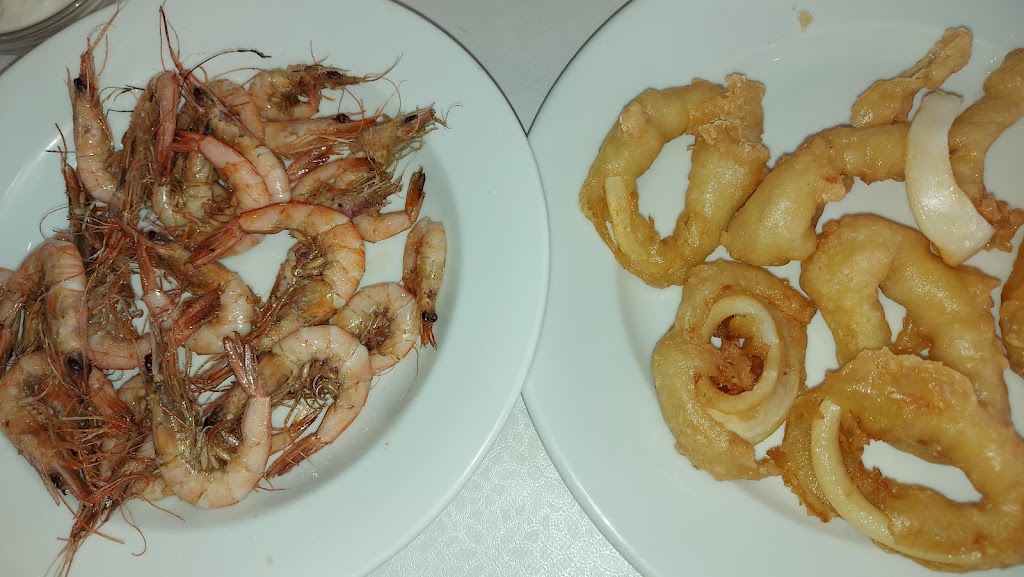 Lupe Restaurante — Comida y bebida