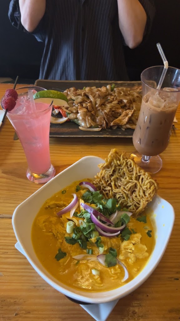 Mom's Siam