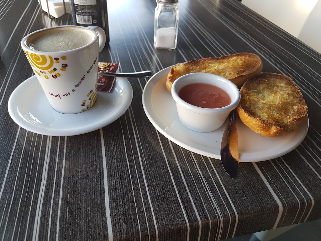 +QUE CAFE. — Cafe