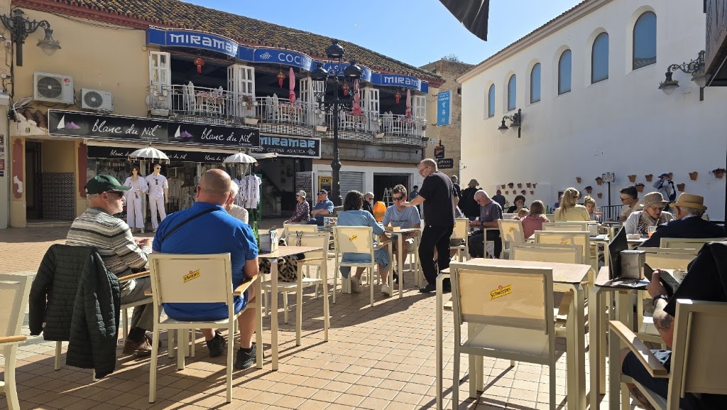 VIP Restaurante & Sport Bar Torremolinos — Ambiente