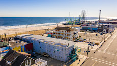 Boardwalk Sand & Surf Inn Beach Hotel