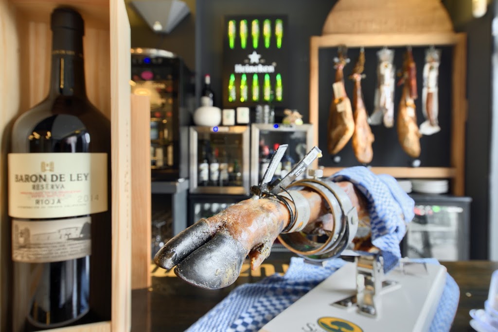 Winter Cerveceria — Comida y bebida
