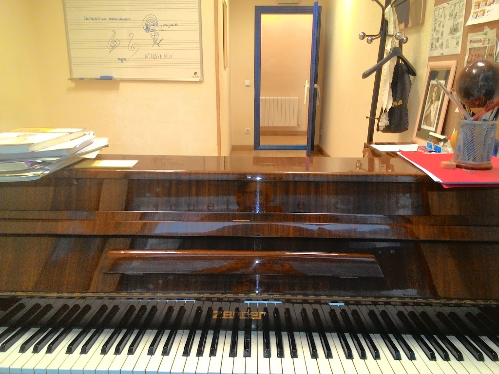 Escuela de Musica Eugenia Echarren — Piano