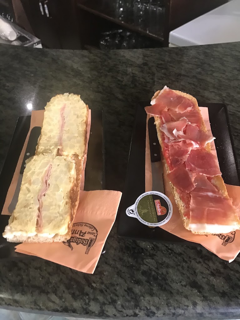BODEGA CASA ANTERO — Comida y bebida