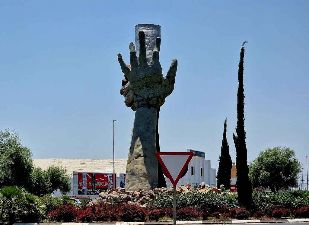 Rotonda de las Manos