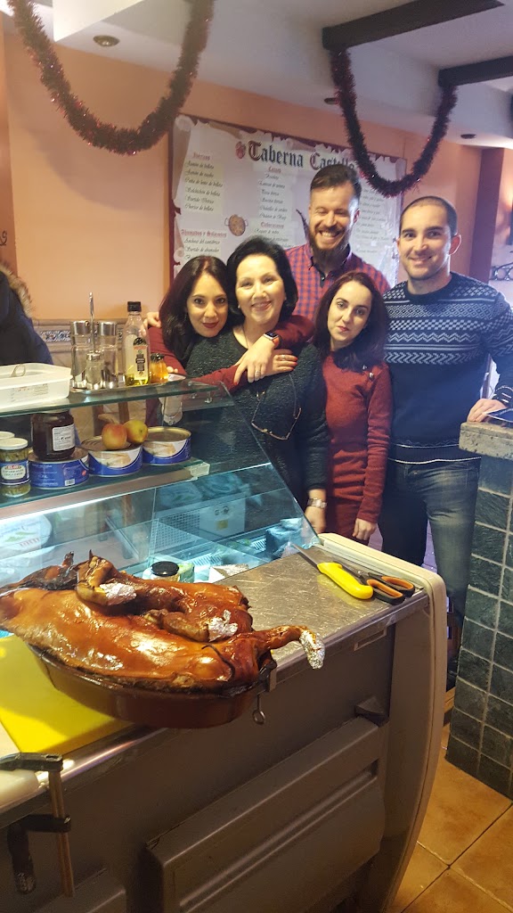 Taberna Castillo — Comida y bebida