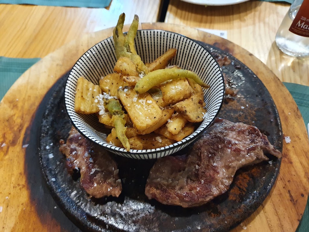 Cerveceria Mindanao — Comida y bebida