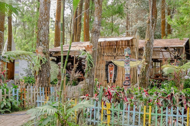 Apache Camp, Kampung Indian Batu