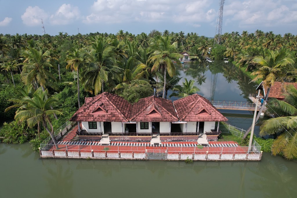 Munroe Island Lake Resort