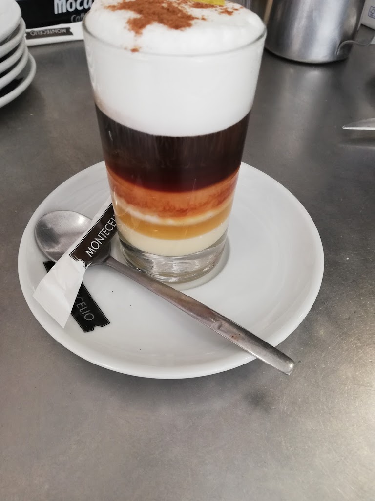El Cafe de La Esquina — Cafe