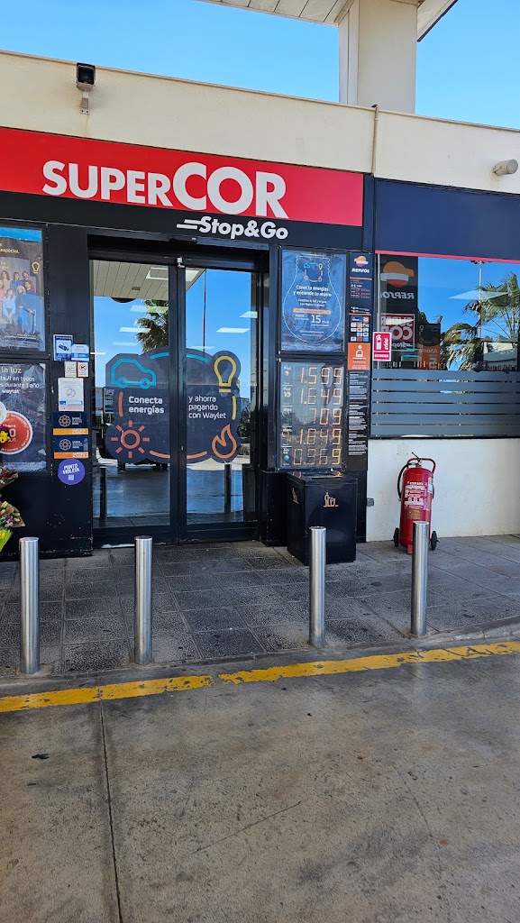 Estacion de Servicio Repsol — Exterior