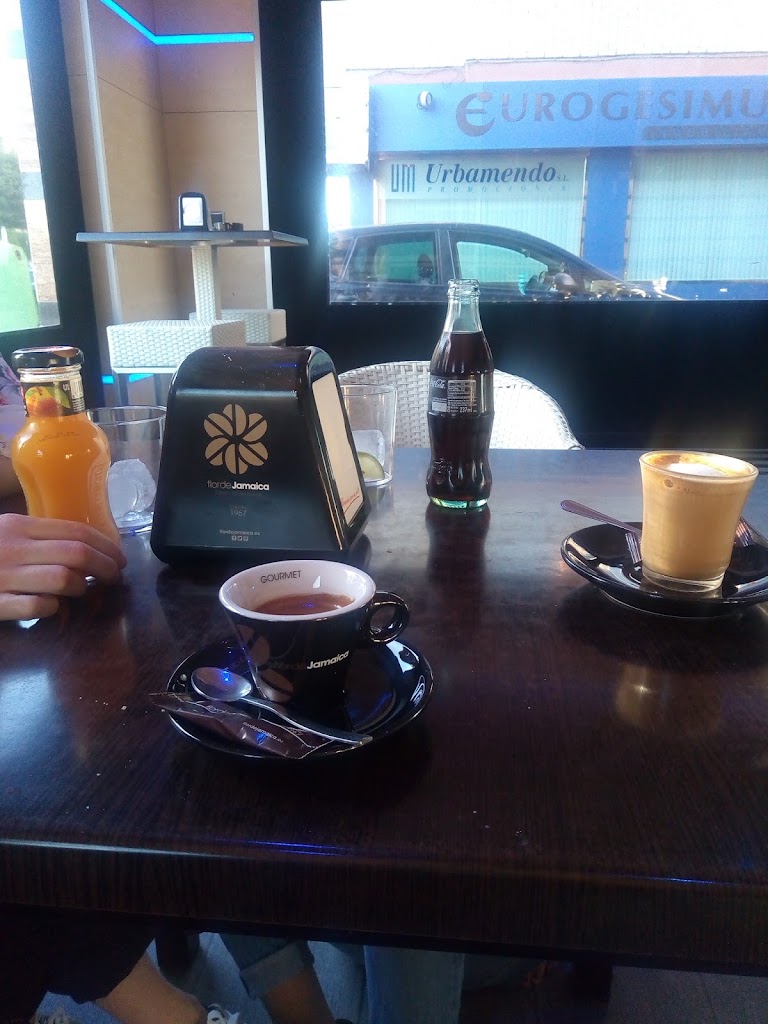 Trebol 17 Las Torres — Cafe