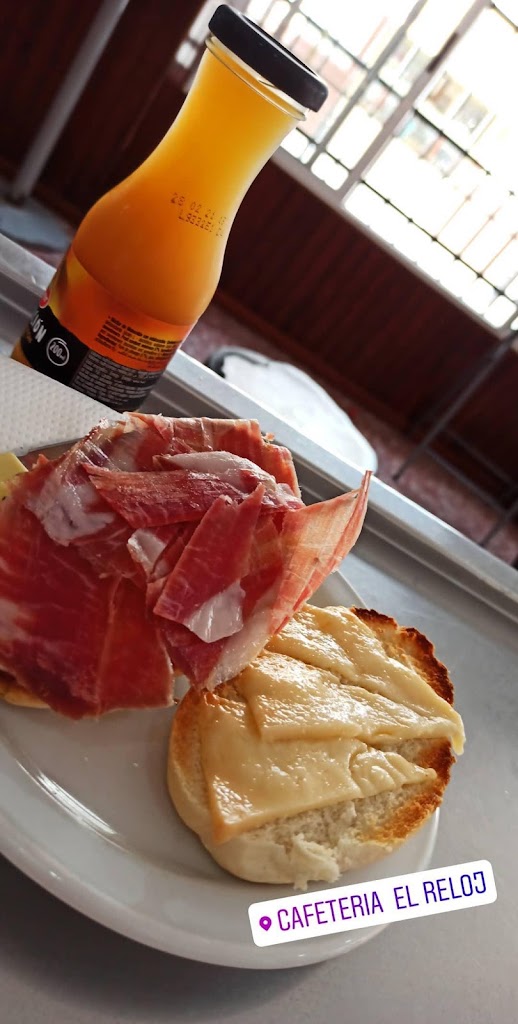 Bar El Reloj — Del propietario
