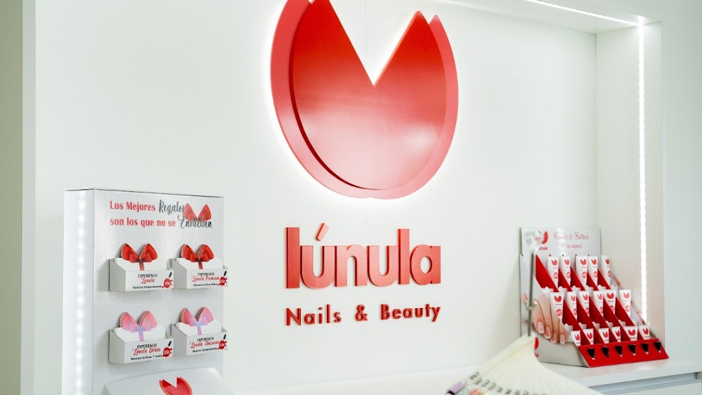 Salon de unas LUNULA. C/ Sevilla N 34