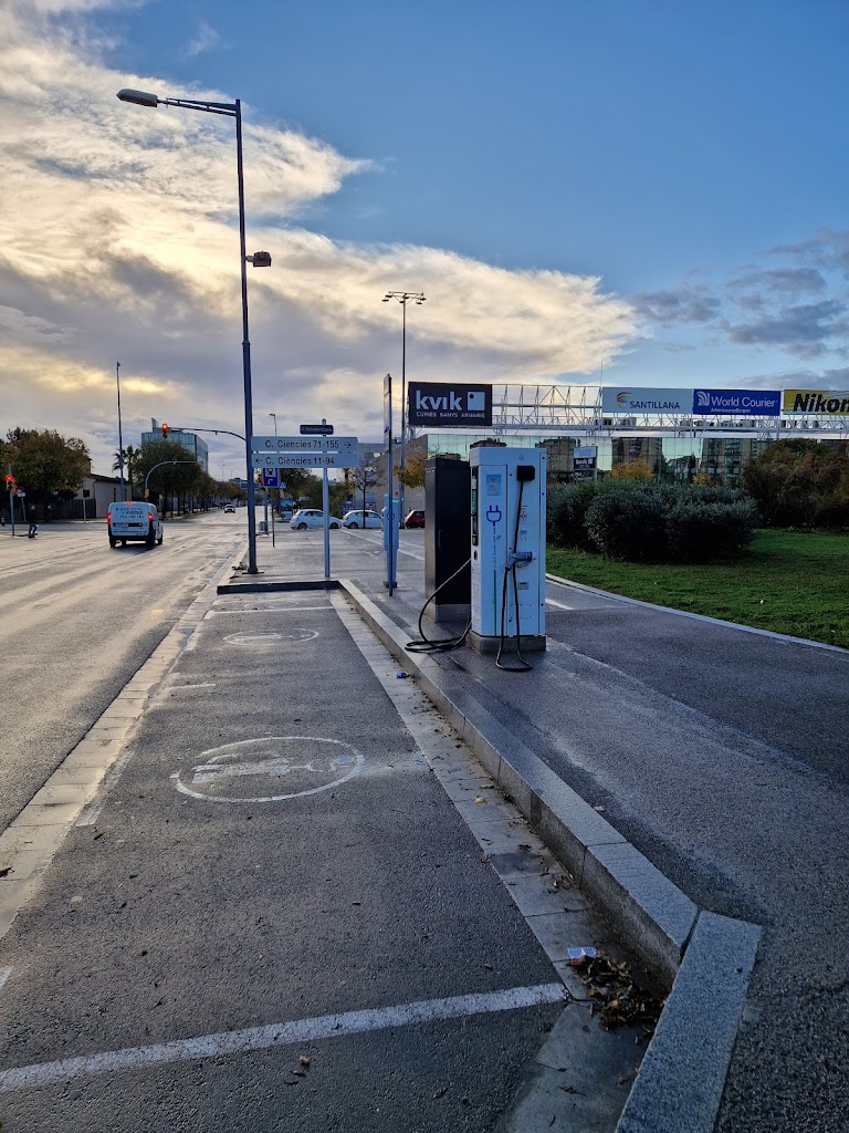 Etecnic Charging Station