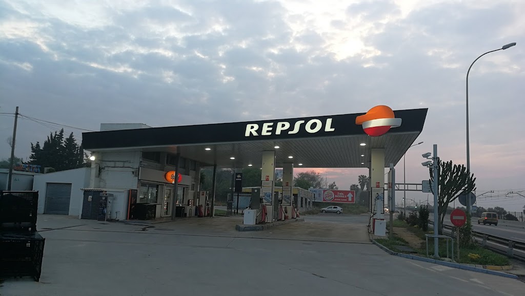 Estacion de Servicio Repsol — Exterior