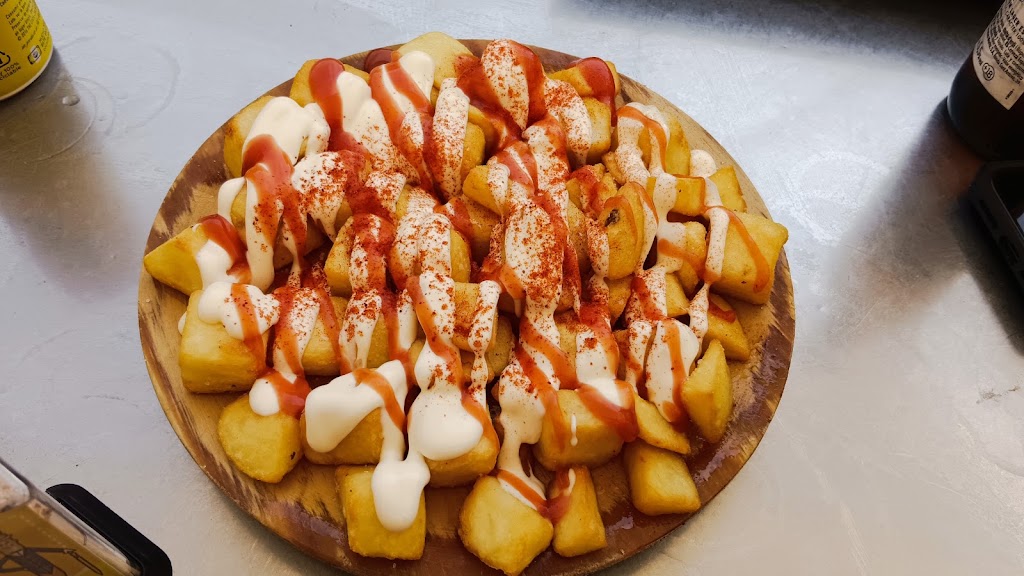 Bar Toni's — Comida y bebida