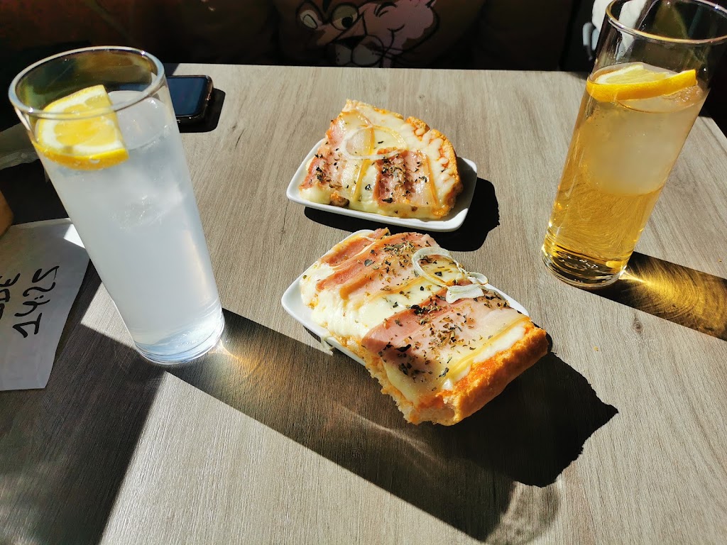 Central Park Bar&Cafe — Comida y bebida