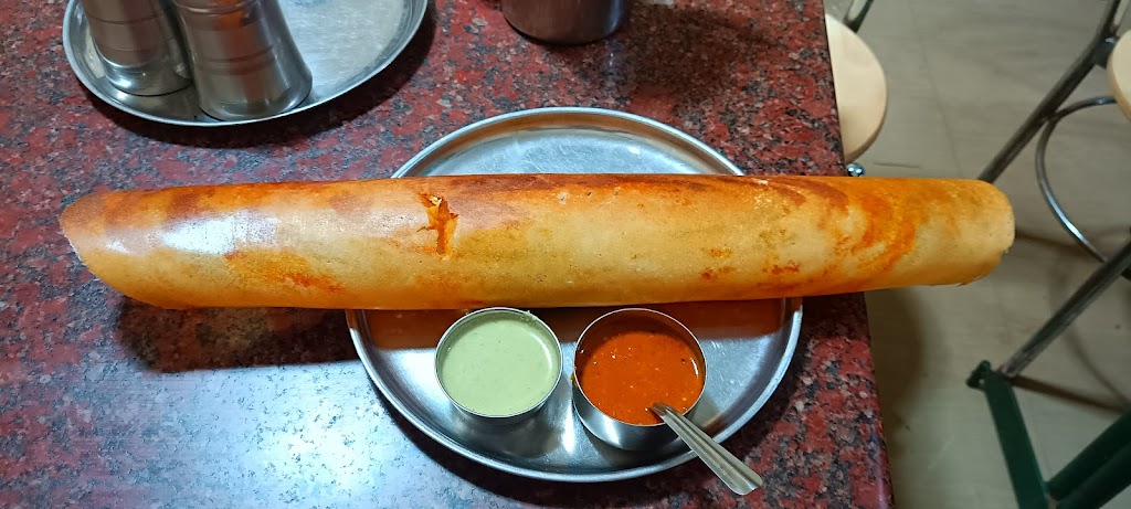 Hotel shrinivas - Restaurant in Murudeshwar