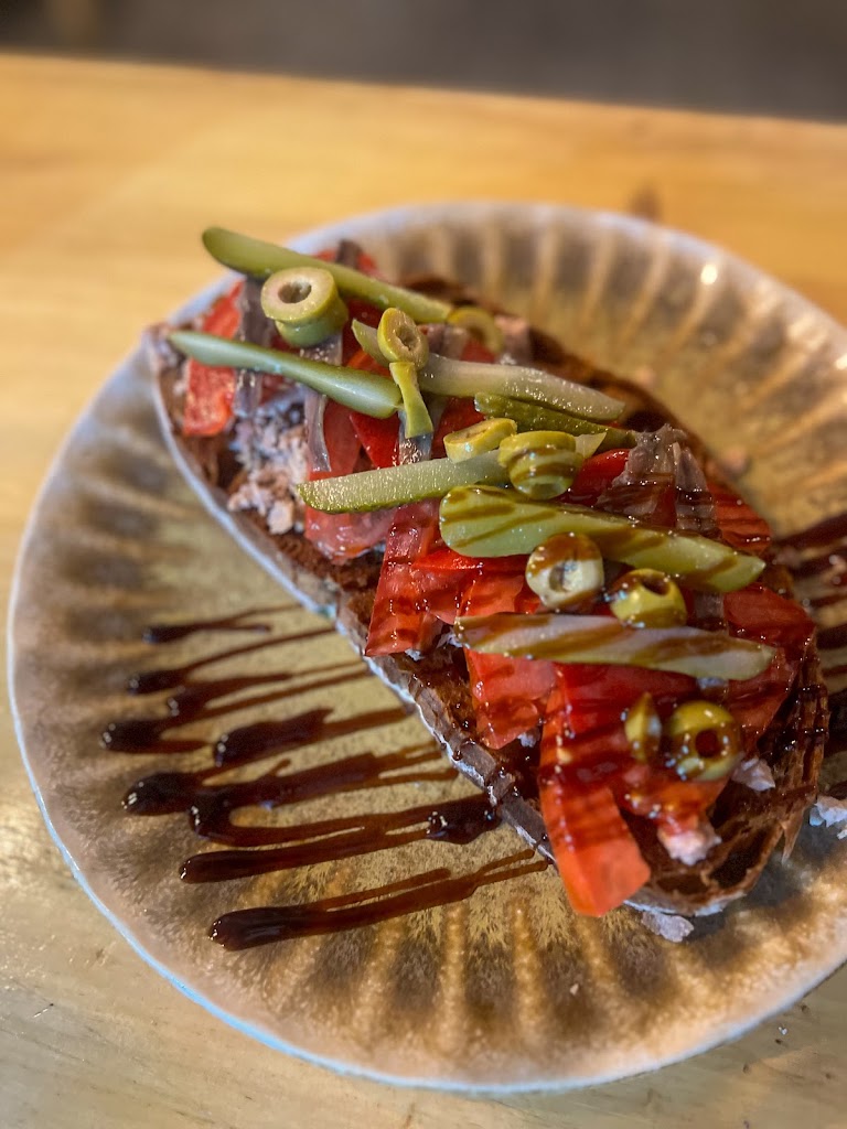 Eira vella — Comida y bebida