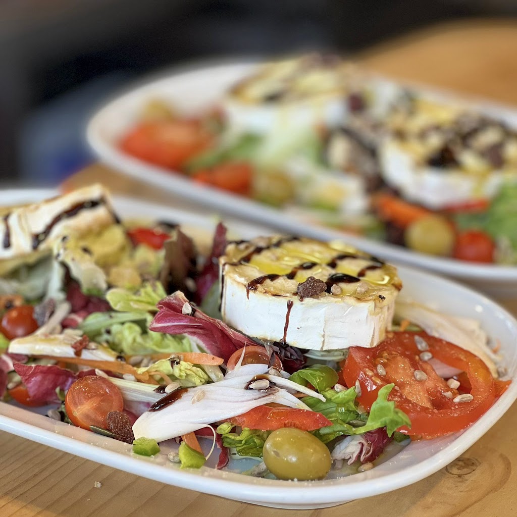 Santa Taverna — Comida y bebida